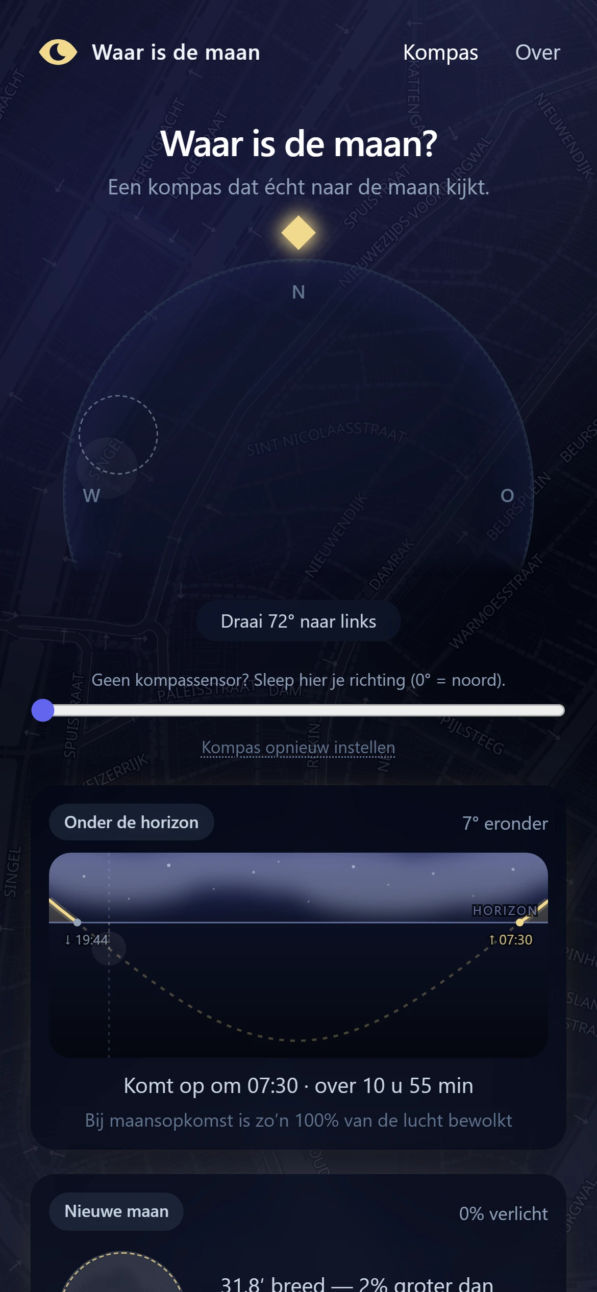 Het kompas van Waar is de maan op een telefoon, dat aanwijst waar de maan staat.